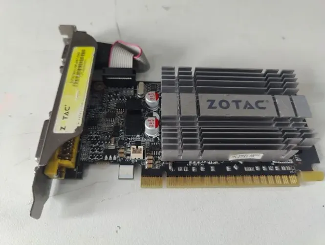 Placa De Vídeo Zotac G210 1gb 64bit Ddr3 Pn 299-7n222-003z8