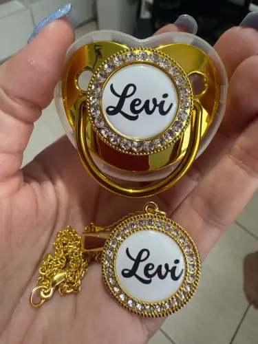 Kit chupeta e prendedor com nome