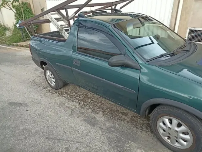Chevrolet Corsa GL 1.6 MPFI / 1.4 EFI 2P E 4P 1999