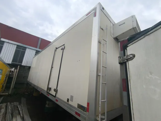 Baú refrigerado truck 8,4