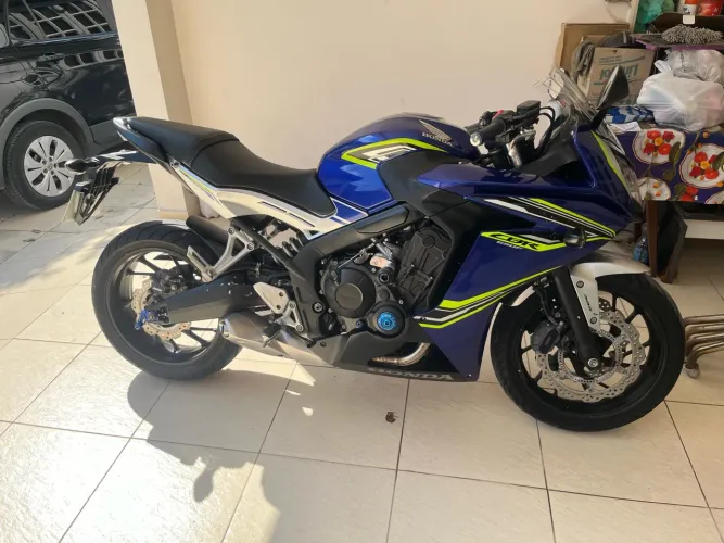 CBR 650 F único dono com apenas 12 mil km