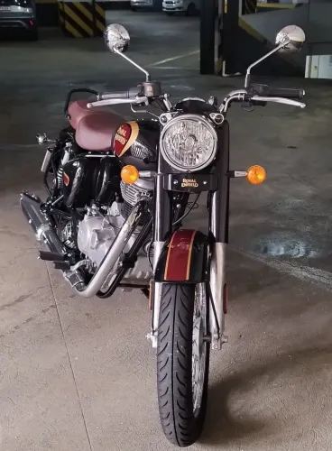 Vendo moto em estado de zero.