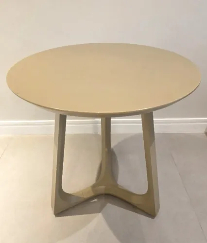 Mesa de Canto de Madeira Maciça Laqueada (Bege / Off-White)