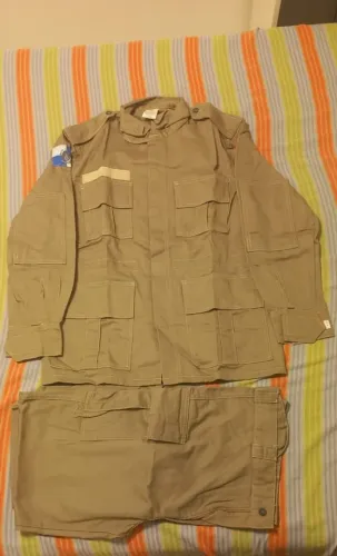 UNIFORME DE  BRIGADISTA - CONJUNTO NOVO COMPOSTO POR CALÇA E GANDOLA