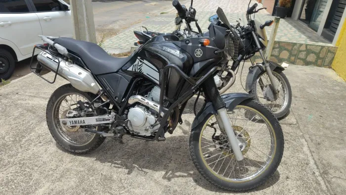 Vendo Ténéré muito arrumada