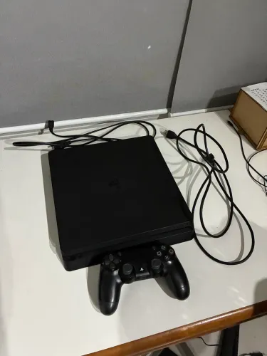 PS4 SLIM + 1 CONTROLE + 6 JOGOS