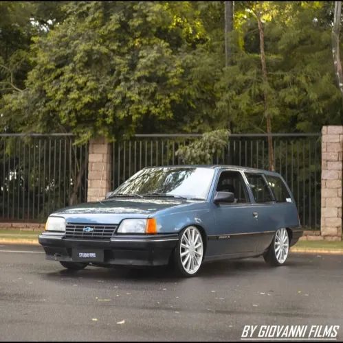Chevrolet Ipanema GL/ Flair 2.0 MPFI / EFI 4P (álcool) 1995
