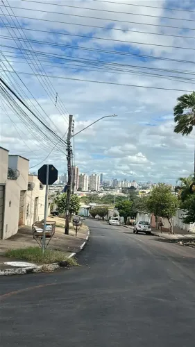 OPORTUNiDADE DE INVESTIMENTO LOTE ESQUINA COM RENDA.
