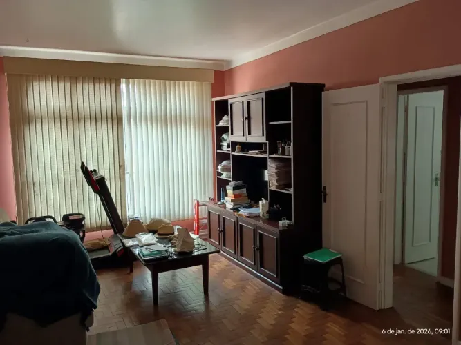 Apartamento 2 quartos com dependência no Centro