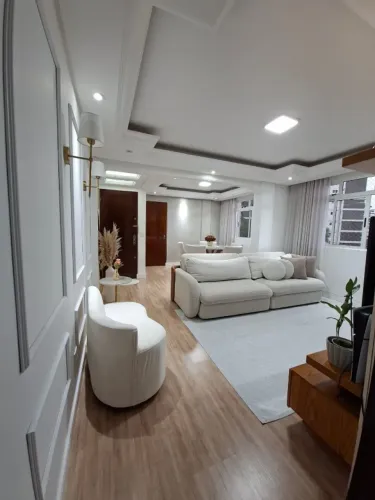 Apartamento no Cabral 86m² face norte