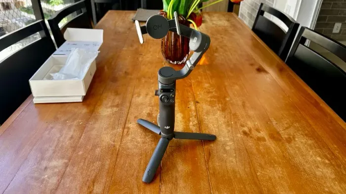 Gimbal/Estabilizador de Imagem DJI Osmo Mobile 6