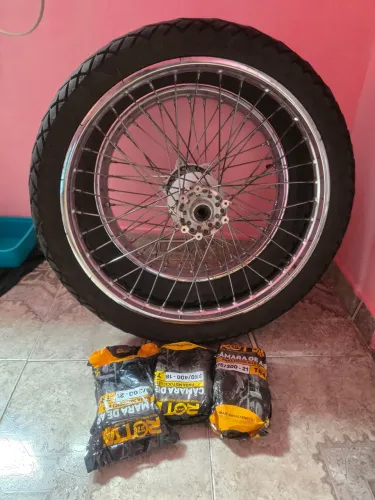 Jogo de Rodas Originais Yamaha Lander 250 Com Pneus Maggion