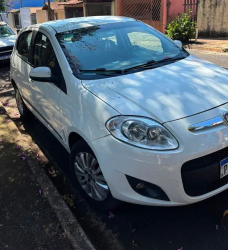 Fiat Palio Essence Dualogic 1.6 Flex 16V 5P 2014