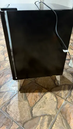 Vendo frigobar valor 1300