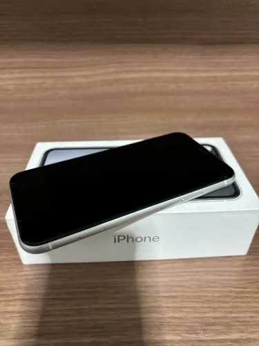 iPhone XR branco 64 