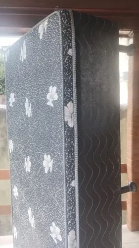 Vendo Cama Box Solteiro