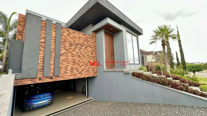 Casa Moderna e Exclusiva com 3 suítes e salão de jogos à venda, 453 m² por R$ 5.700.000 -