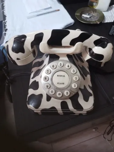 vendo telefone fixo antigo relíquia europeu peça única no Brasil