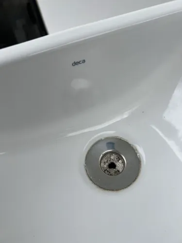 Vendo kit 1 lavatório, 1 torneira 1 sifão e 1 rabicho