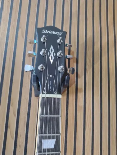Guitarra strinberg + pedais