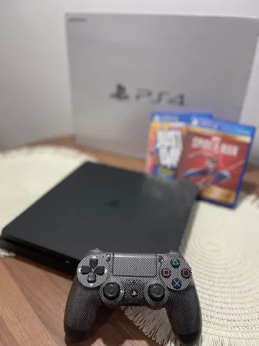 PS4 Slim 1TB + 2 jogos originais