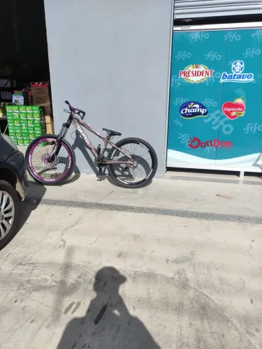 Gios cor exclusiva.