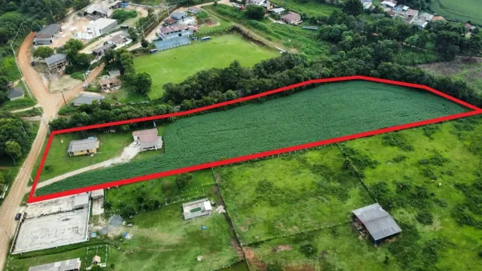 Chácara Urbana Almirante Tamandaré,10.888m², 2 casas alvenaria, plana, lavoura.