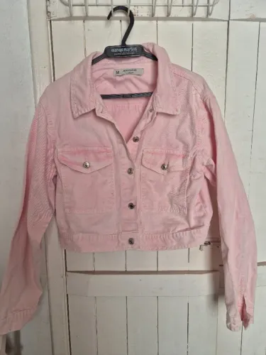 Jaqueta cropped rosa claro