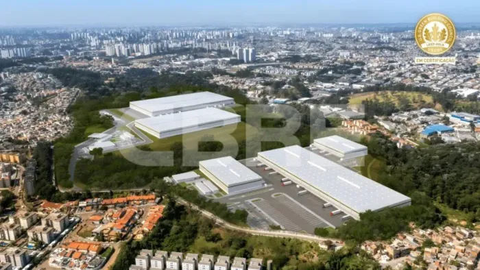 Logística estratégica na divisa com São Paulo, com acesso rápido ao Rodoanel e à Régis Bit