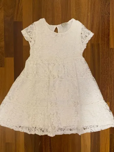 Vestido ZARA todo em renda branca - tamanho 6