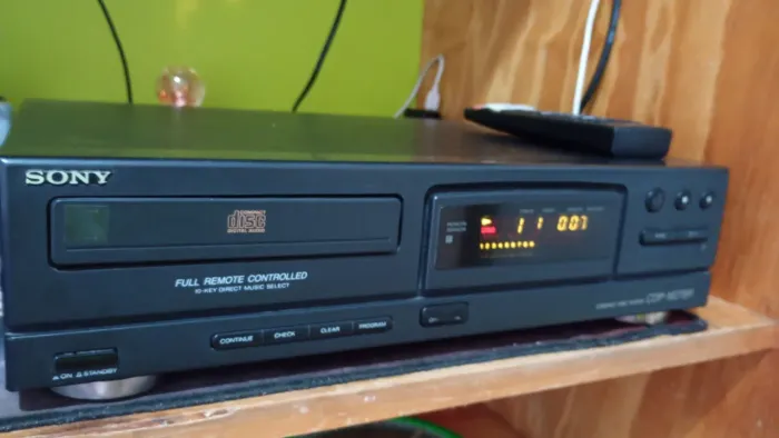 Cd player Sony m27