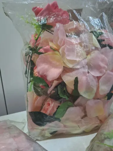 Lote de flores artificiais e arranjos