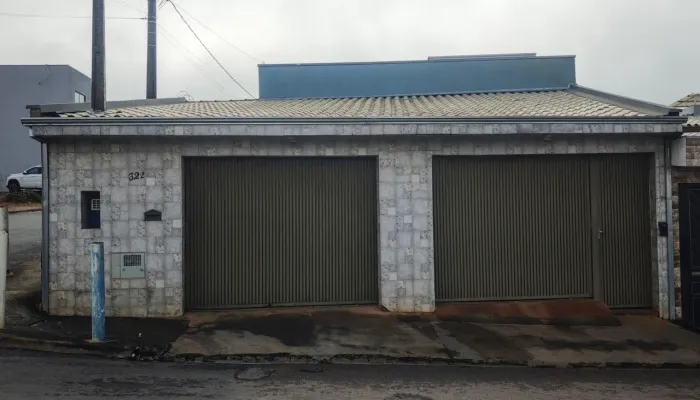 Vende-se Casa