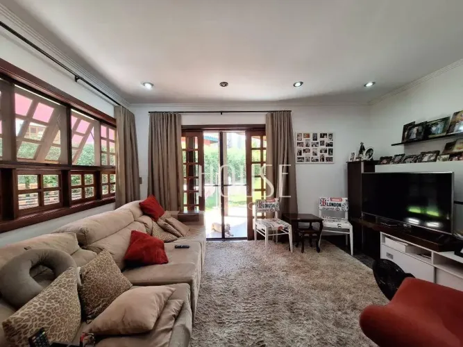 Casa à venda em condomínio fechado em Sorocaba | 340m² em Vivendas do Lago | CA4668