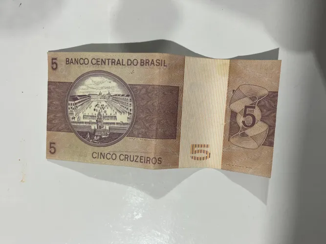Cinco cruzeiros