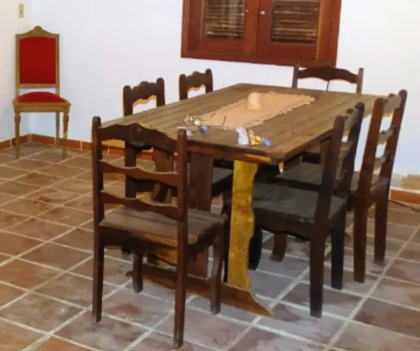 Mesa de jantar com 6 cadeiras madeira maciça 