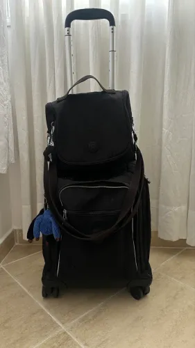 Mochila e lancheira preta kipling 