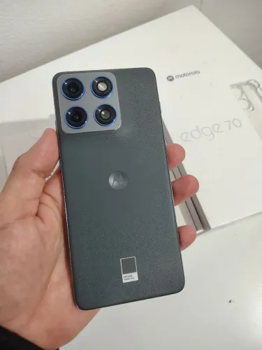 Moto edge 70 256gb 8ram