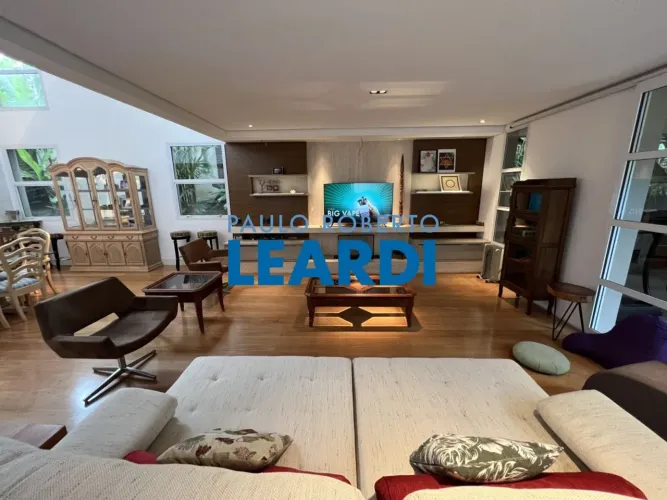 CASA ASSOBRADADA - ALTO DA BOA VISTA - SP