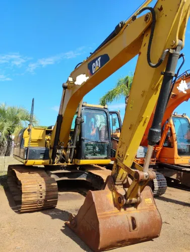 Escavadeira Caterpillar 312 D2L ano 2015