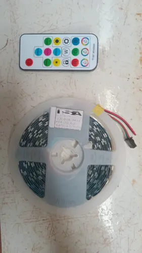 Fita de led rítmica com controle 