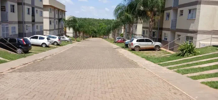 Entrada da cidade Ocidental, Apartamento com 2 qts, portaria 24h, térreo