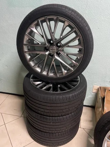 Rodas Lexus Originais Aro 18 Com Pneus - Serve Camry / Toyota