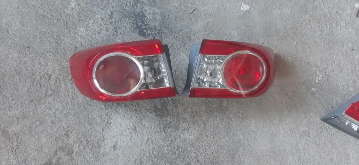 Par de lanternas Corolla GLi