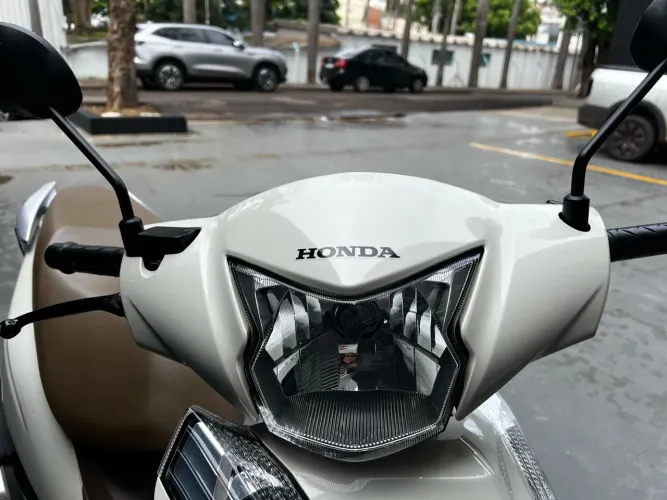 MOTO EM ÓTIMO ESTADO DE USO