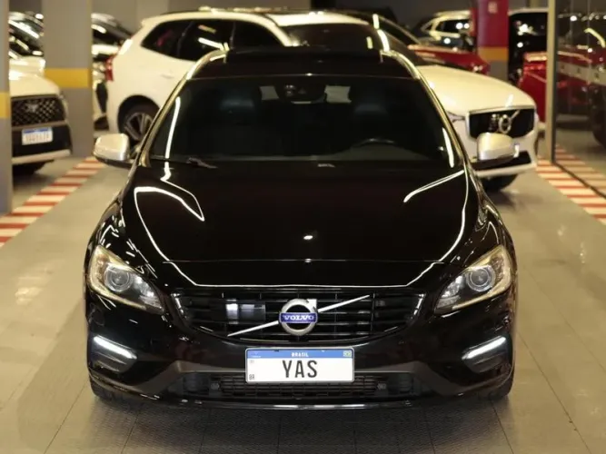 Volvo V60 T-6 R-design 2.0 FWD 4P 2016