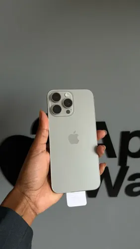 iPhone 15 Pro Max 256 GB - Todo Original + Brindes!
