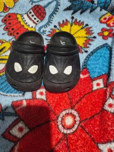 Crocs menino