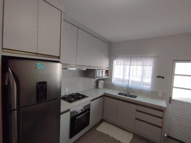 Alugo Casa MOBILIADA no Carianos