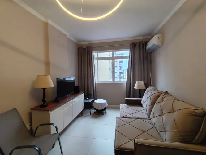 Belo apartamento para venda, de 1 dormitório na quadra da Praia da Aparecida !